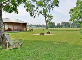 Relax by the Fire • Grill & Dine Under the Stars, hotel a Decatur