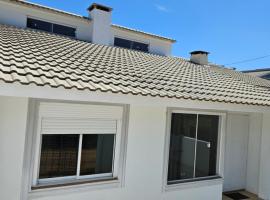 Casa bairro nobre 2min BR290, hotel in São Gabriel