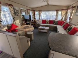 Hot Tub Getaways The Oakley 8 berth caravan with hot tub and quiet setting, resort i Tattershall