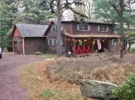 4BR Cabin by the Lake with Hot Tub, Game Room, Fire Pit