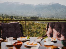 Pik Talgar Eco Village, hotel a Talghar