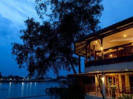 อัมพวาริเวอร์วิว Amphawa River View, ξενοδοχείο σε Samut Songkhram