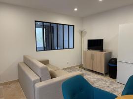 Le Prestige - T2 Neuf et Equipé: Évreux şehrinde bir otel