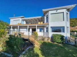 Living Lagoon Two Apartments, hotel i Brenton-on-Sea