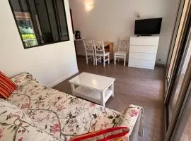 Le Nid du Vallon -studio- Plage & Piscine