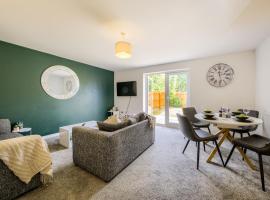 NEW! Private Driveway, Spacious, 2 Bathroom, Fast WiFi, Hotel in Berkswell