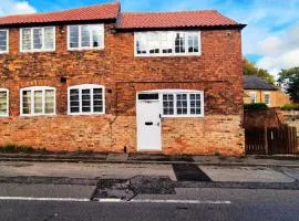 Spacious & Luxury 2BR Flat in Calverton
