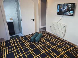 Lodge Causeway studio flat in Fishponds Bristol, Hotel in Bristol