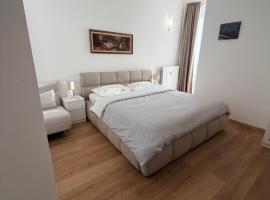 Zoja 2, hotel in Arona