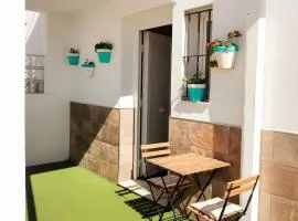Estudio con terraza cerca de la playa