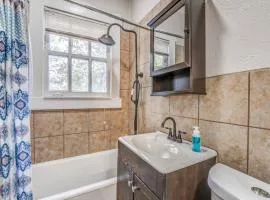 Cornerlight Haven - Near Downtown and Attractions