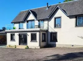 3 Bed House - Sea Views Balcony Parking Pets