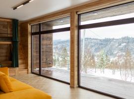 Яблуневий схил, Hotel in Tukhlya