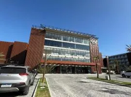 Porto 2 Life Resort B 02 3 andar Ap 0417