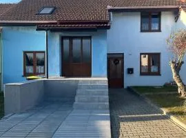 Apartment with garage and garden