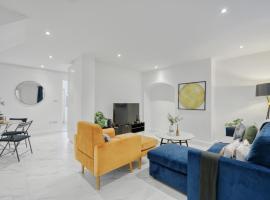 Bright Modern Mill Hill Home Free Parking and Garden, hotel din Edgware