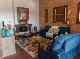 Casa com Vista, Lareira e Churrasqueira na Serra