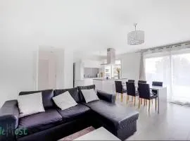 Perollier - CI - Lyon 2 - Bedroom apartment with balcony and pool