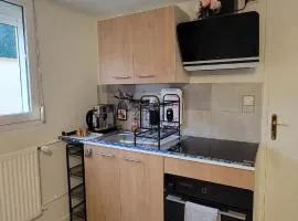 Studio indépendant tout équipé chez l'habitant