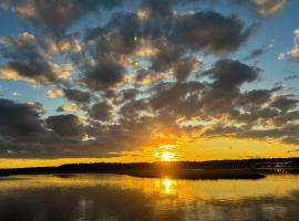 Salty Breeze Studio, hotel in Wells Beach