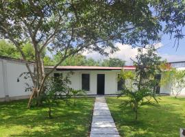 Wee House, hotel in Moyobamba