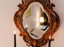 Central Art Apartment with Treasure Hunt, Free Parking & Self Check-In, hotel v destinaci Constanţa