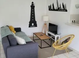 "Les écrins", Grand T2 lumineux en bord de mer avec son jardin privé!