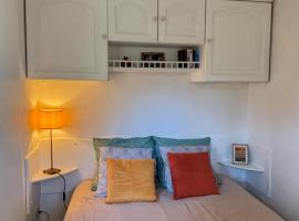 Studio bord de mer, hotel v destinaci Saint-Raphaël