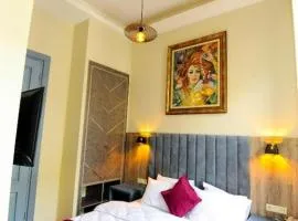 Renaissance Boutique Hotel