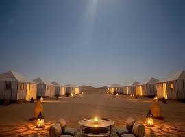 Chegaga Starlight Camp - Mhamid Desert Haven, ξενοδοχείο σε Mhamid