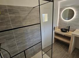 biguglia duplex au rdc avec 2 terrasses, hotel em Biguglia