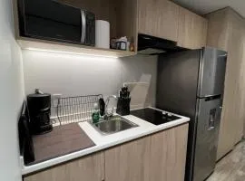 Cozy Winter Getaway w Pool & Gym, Beach Nearby Beach