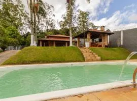 Casa de Campo com Piscina, Churrasqueira e Hidro