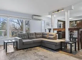 Cozy 3BR Downtown Fredericton Home with Free Parking