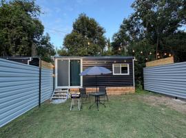 rock camp cabins, hotel di Rancho Laborcilla