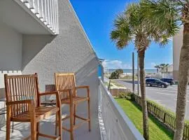 Shore Line Views - Beachfront 2BR Escape w Balcony
