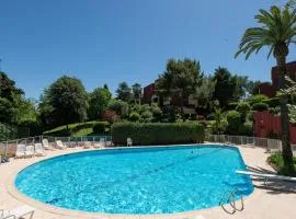 Sea-View Duplex for Family