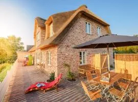 Pellworm under reeds