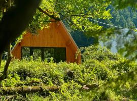 YOHAKU サウナ付き貸切宿 by ITADORI SAUNA, chalet de monta&ntilde;a en Sekimachi