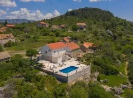 Family friendly house with a swimming pool Vrpolje, Sibenik - 25004