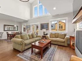 Our Bunkhouse- Pet friendly home w/AC near Lake, Golf course, and downtown McCall