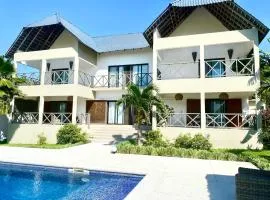 Villa de reve bord de mer piscine 5 chambres