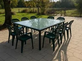 Les Petites Écuries