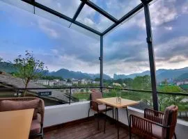 Zhangjiajie Clamshell Youth Hotel