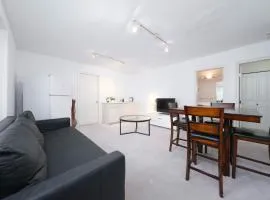 Private Guesthouse in Prime Location