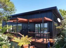 Golden Bay Heights - Luxury Accommodation