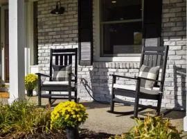 "Zen Den" on the Lake by Roxy Rentals