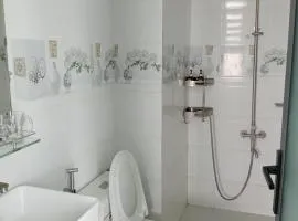 Khách sạn Đạt Tiến Quân