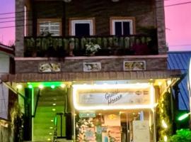 Passion Nai Harn Guesthouse, ξενοδοχείο σε Nai Harn Beach