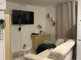 Maison du Roi, hotel in Villeneuve-Saint-Georges